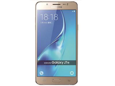 三星 Galaxy J7 